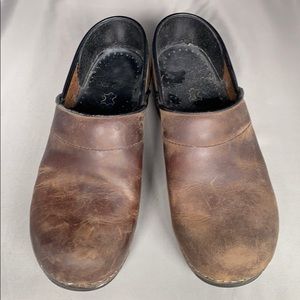 Brown leather Dansko clog
